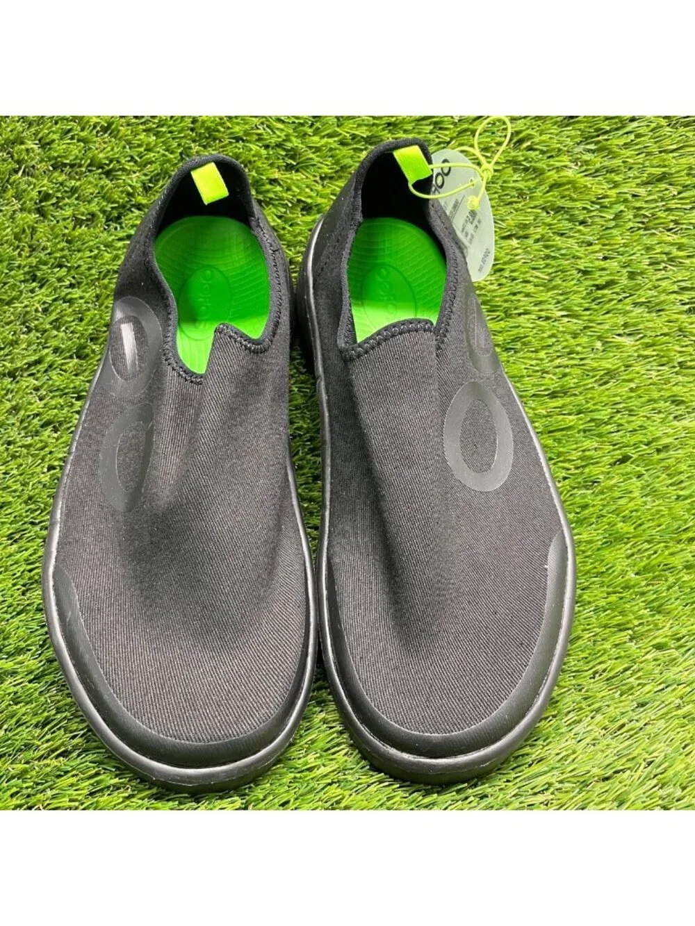 OOFOS OOmg EeZee Low Mens Size 8.5 Black Casual Walking Slip On Recovery Shoes